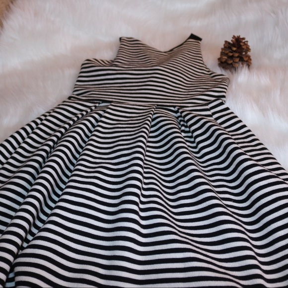 Authentic American Heritage B&W Striped Dress - Picture 3 of 6